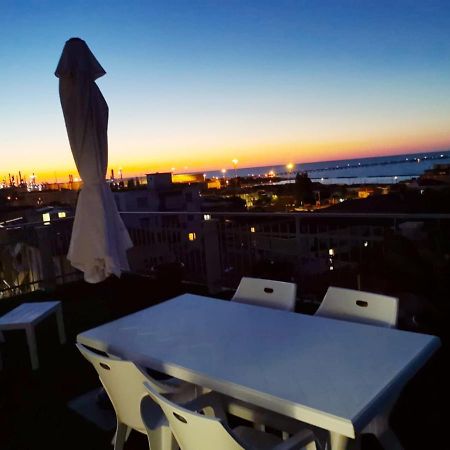 La Terrazza Daire Falconara Marittima Dış mekan fotoğraf